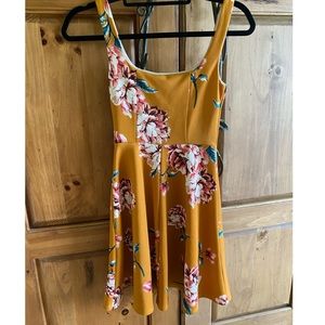 NWT Soprano floral dress